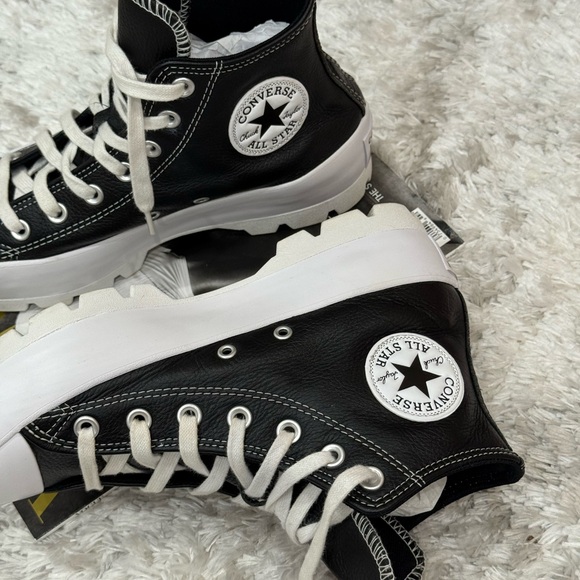 Converse Run Star Hike Leather High Top Black/White – Women’s 8 (EU 39) - Picture 1 of 10